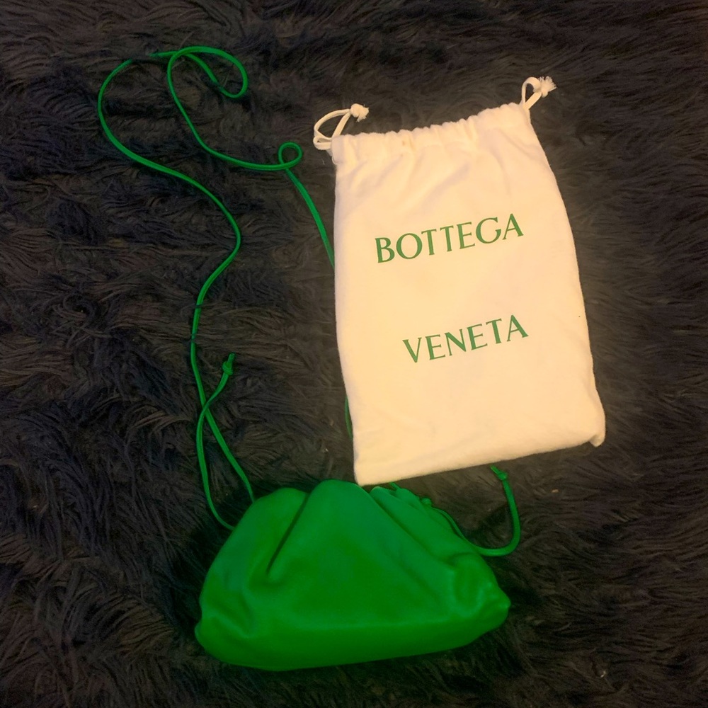 Bottega Veneta mini clutch purse color parakeet